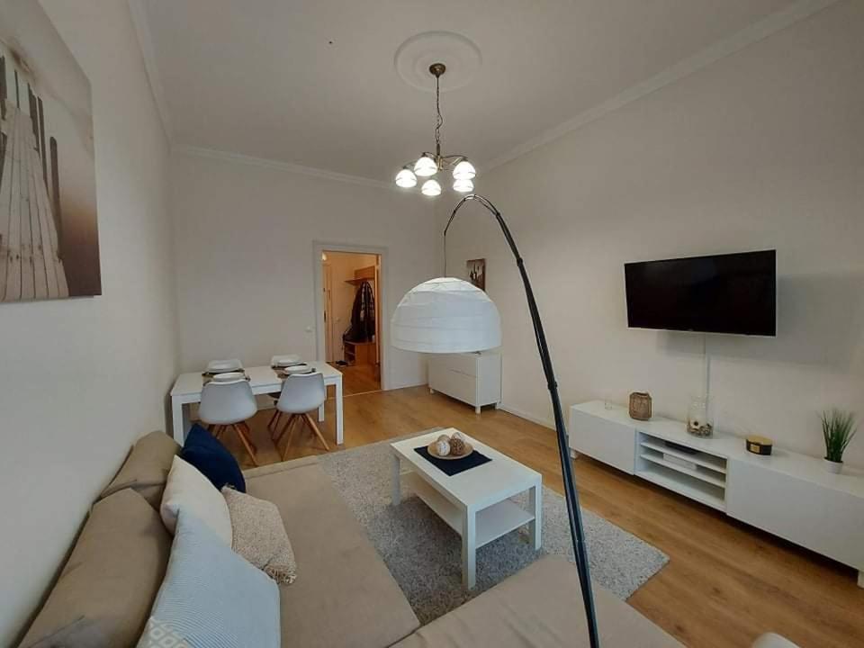 Alfoeldi Palace Apartman Debrecen Eksteriør bilde
