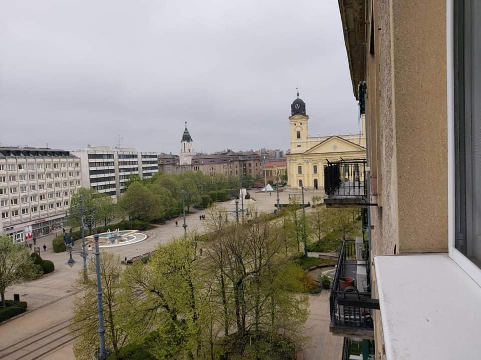 Alfoeldi Palace Apartman Debrecen Eksteriør bilde