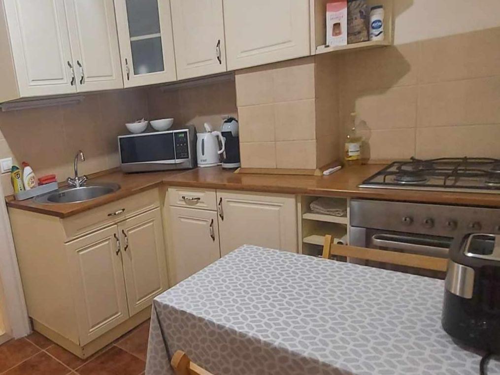 Alfoeldi Palace Apartman Debrecen Eksteriør bilde