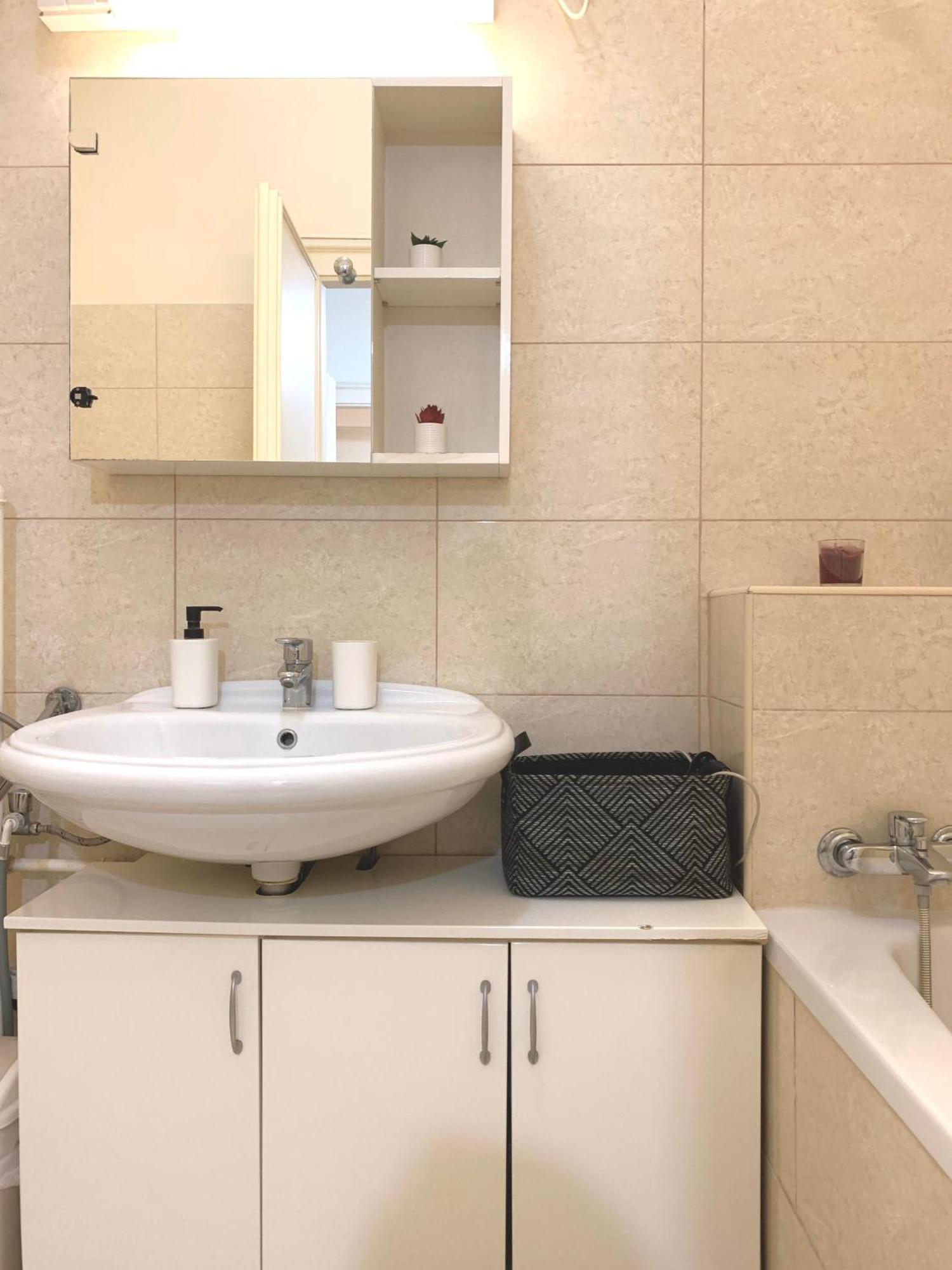 Alfoeldi Palace Apartman Debrecen Eksteriør bilde